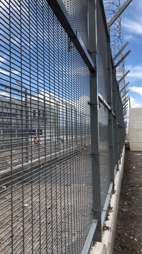 Reja de seguridad anti escalable con concertina Monterrey - REGAMA