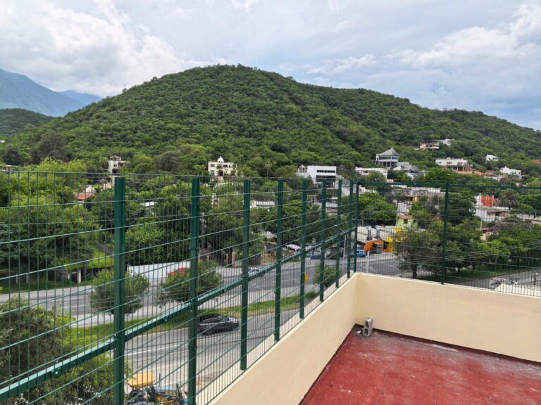 Reja esencial verde azotea con vista a la sierra Santiago nl – REGAMA