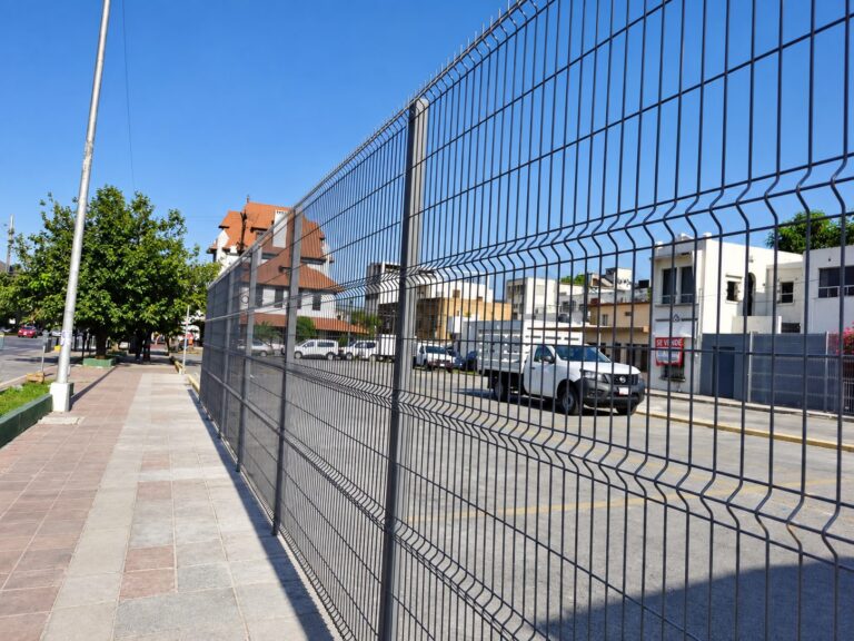 Reja tradicional acero color gris estacionamiento centro de Monterrey – REGAMA