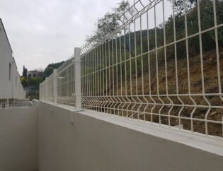 Reja tradicional blanca residencial Monterrey - REGAMA