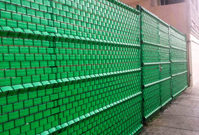 Reja tradicional de acero color verde forrada seguridad Monterrey – REGAMA
